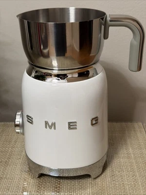 Smeg Milk Frother MFF01WHUS ~ White ~ NO LID Read - Image 1 of 4