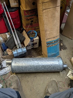 Nuevo de Lote Antiguo Silenciador Walker 1954-69 Camionetas Ford 6 y 8 cilindros Aplicaciones ¡Extensas! Foto 1 de 4
