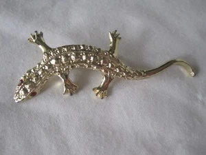 Vintage Gerry's Signed Lizard Brooch Pin Gold Tone Gecko Salamander Reptile Newt - Picture 1 of 2