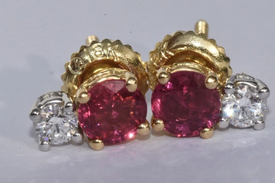 Pendientes de rubíes y diamantes de oro amarillo de 18 k Foto 1 de 4