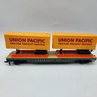 HO Scale Union Pacific Trailer Freight Flat Car AT&SF 90806 + 2 Semi Trailers - Image 1 of 4