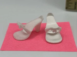 Vintage weiße Schleife High Heel Schuhe für 50er Teen Puppe Little Miss Ginger/Nancy - Bild 1 von 8