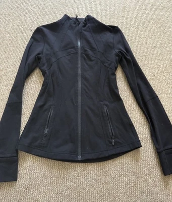 Chaqueta Lululemon negra con cremallera completa para mujer 4 Foto 1 de 4