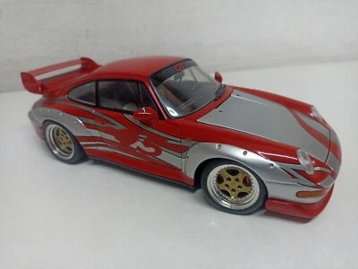 Ut Models Porsche 911 Serie GT2 Stradale Da corsa Rosso Grigio Scala 1/18-Y1-F4 - Immagine 1 di 4