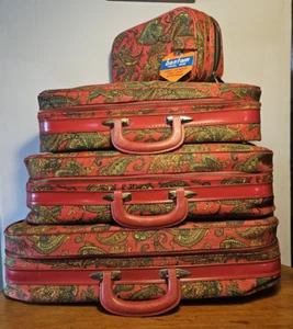 Vintage 1970's Retro Bantam Soft Side Suitcase Case Set of 4 PC. Red Paisley - Picture 1 of 21