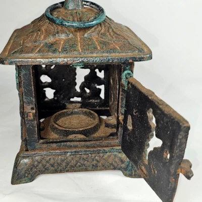 Linterna de jardín de hierro fundido estilo japonés de colección pagoda hoja de uva lámpara pátina oxidada Foto 1 de 4