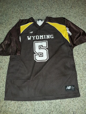 VINTAGE Wyoming Cowboys Football Jersey Size L Brown New Balance 90s USA Cover