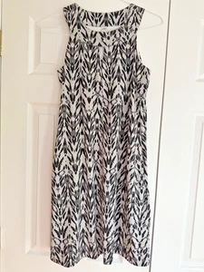 Aventura sportliches Kleid, kleine Damen-Sportbekleidung mit Regal-BH und Einschubtaschen. - Bild 1 von 5