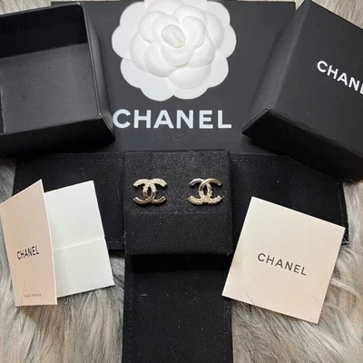 Auténticos Aretes Chanel 2022 22K Clásicos Logo CC Cristal AB9454 Foto 1 de 4