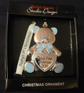 Regent Square Studio Design Baby’s 1st Christmas-2019 blau Teddy Ornament NEU - Bild 1 von 1