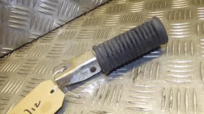 Suzuki GS1100GL GS1100 GL 1981-1982 Left Hand Passenger Footpeg Foot Rest Peg - Imagem 1 de 4