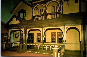 House Model of Lumber Baron Charles Hackley's 1889 House in Muskegon Postcard - Picture 1 of 2