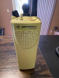 Motorola XTS 3000R H09RDC9PW5BN UHF R1 403-470mhz P25 radio - Zdjęcie 1 z 14