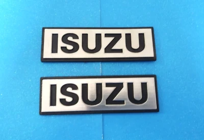 Isuzu Trooper 1990 aspecto inoxidable cepillado y emblemas negros Foto 1 de 4