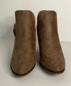 FOREVER 21 Ankle Boots Brown Faux Suede Studded Womens 9M EUC - Picture 1 of 7