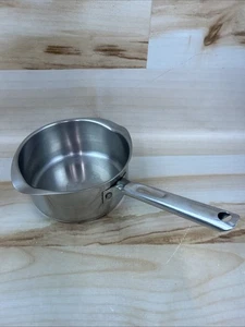 Sartén para salsa pesada de aluminio WEAR-EVER 2QT con caño de doble vertido - Imagen 1 de 11