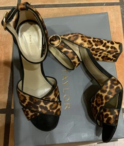 ANN TAYLOR ALICE Sandali con tacco a blocco leopardato in pelo di vitello, scarpe, taglia 7 - Foto 1 di 7