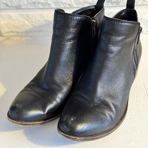 Lucky Brand Leather Boots Women 9.5M Black Barstyn Heeled Ankle 2 Side Zip EUC - Bild 1 von 10