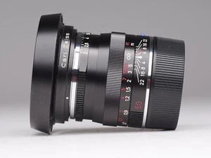 Zeiss ZM Planar T* 50mm f/2.0 (schwarz) - Bild 1 von 4
