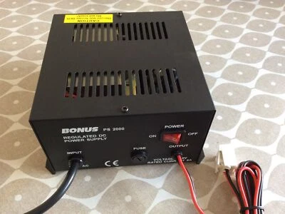 Regulated DC power Supply 240v input 13.8 Volts at 5 A output PS 2000, - Image 1 of 4