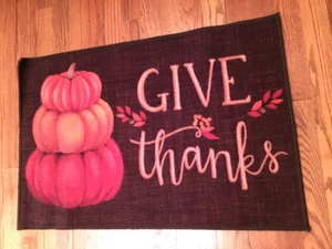 Alfombra Give Thanks Calabaza Acción de Gracias Alfombra de Piso Puerta Nueva Sin Etiqueta - Imagen 1 de 5