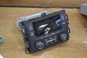 Dodge Dart 2014 - equipo receptor sintonizador de radio UConnect P68226684AA OEM *A4302 - Imagen 1 de 7