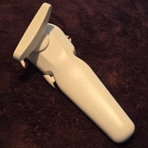 Pampered Chef 2759 Smooth Edge Manual Can Opener - White - Picture 1 of 8