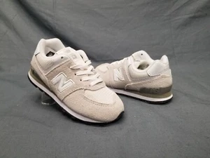 New Balance Toddler's 574 (TD) Sneakers Lace Up Gray White Size 8 NEW IN BOX! - Picture 1 of 10