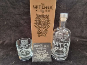 The Witcher decanter box sets can be personalised - Picture 1 of 11