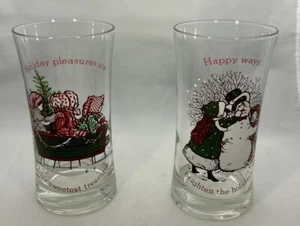 2 Vtg American Greetings Holly Hobbie Drinking Glasses Christmas Cottage Core - Picture 1 of 7