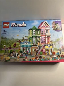 LEGO FRIENDS: Heartlake City Wohn- und Einkaufsstraße (42670) - Bild 1 von 17