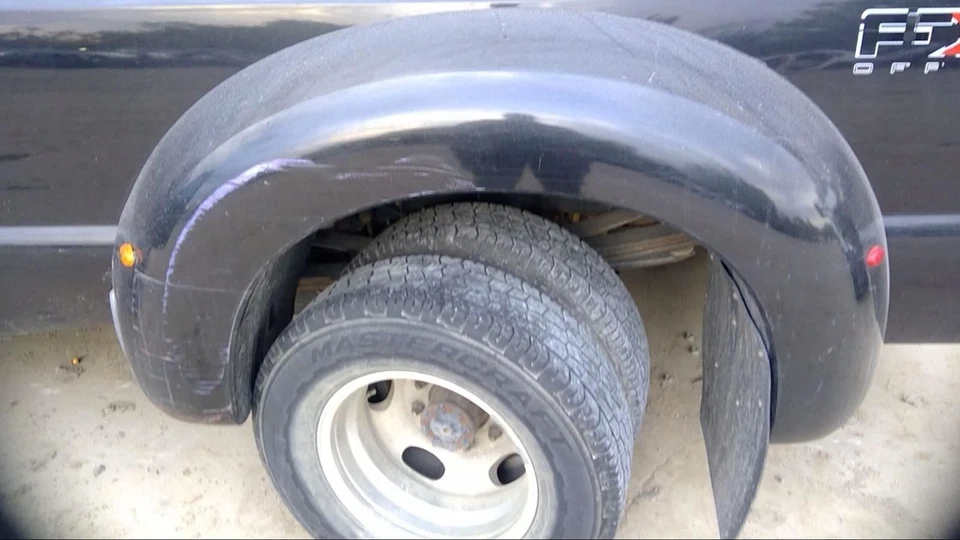 (LOCAL PICKUP ONLY) Driver Fender Rear Outside Of Box Fits 11-16 FORD F350SD PIC Foto 1 de 4