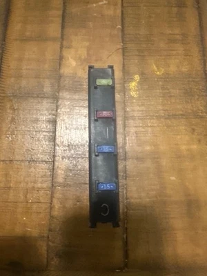 Relé de integración Toyota Prius 2005 82641-47020 7281-8502 C80 Foto 1 de 4