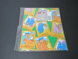 Papel de envolver dinosaurios antropomórficos pliegue plano de colección de los años 70 2,5 pies x 1,1 yardas - Imagen 1 de 3
