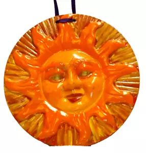 Decorazione parete sole 7" rotonda arancione dipinta a mano ceramica terracotta - Foto 1 di 5