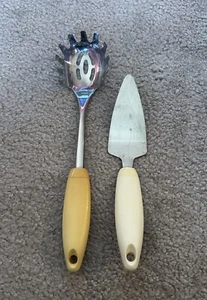 Vintage PYREX Accessories Slotted Pasta Spoon Ladle & Server Stainless Steel - Picture 1 of 6