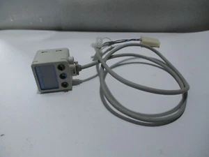 SMC ZSE40AF-01-R-M Pressure Sensor - Picture 1 of 4