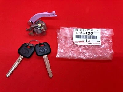 2001-2005 TOYOTA RAV4 ВОДИТЕЛЬ ПЕРЕДНЯЯ ЛЕВАЯ ДВЕРЬ ЗАМОК ЦИЛИНДР НОВЫЙ OEM 69052-42100  - Изображение 1 из 4