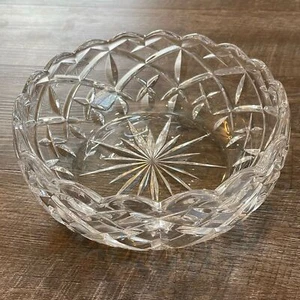 Lead Crystal Scalloped Edge Bowl Centerpiece Glass Heavy 8.5” Vintage - Picture 1 of 7