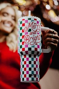 Merry & Bright karierter 38 Unzen Weihnachtsbecher - Boutique-Artikel - Bild 1 von 4