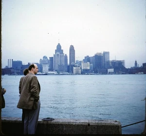Detroit Skyline from across the river -  1950s Stereo Realist 3D Slide #1782 - Picture 1 of 3