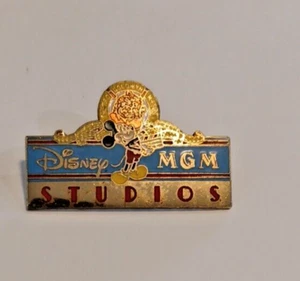 Spilla Disney vintage MGM Studios Leone di Topolino - 1987 - Foto 1 di 3