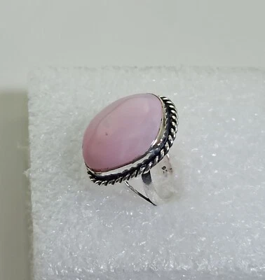 Anillo hecho a mano de piedras preciosas de ópalo rosa con forma cuadrada tamaño 7,5 pulgadas Foto 1 de 4