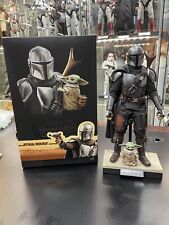 Hot Toys: Star Wars - The Mandalorian and The Child 1/6 Collectible Set of 2...