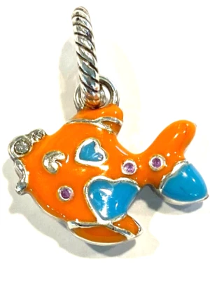 Dije de pez Brighton J90432 acabado plateado, esmalte nuevo Foto 1 de 2