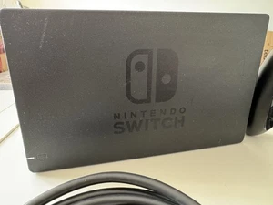 Nintendo Switch Adapter mit HDMI Kabel und weiteren Zubehör - Bild 1 von 3
