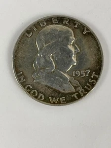1957-D Ben Franklin Silber Half Dollar durchschnittliche zirkulierte Erhaltung - Bild 1 von 3