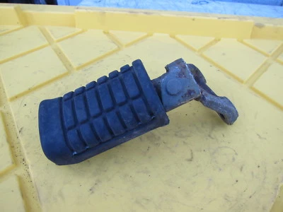 1984 Honda V30 Magna VF500 VF 500 OEM APOIO PARA OS PÉS DIANTEIRO DIREITO PEG STEP - Imagem 1 de 4