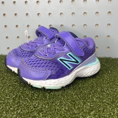 Sapatos New Balance bebê crianças gancho e laço roxo azul IA680BM6 tamanho 2 extra largo - Imagem 1 de 4