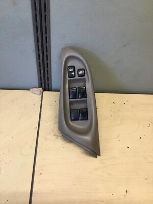 Nissan Sentra 2004 controles de ventana lateral del conductor Foto 1 de 2